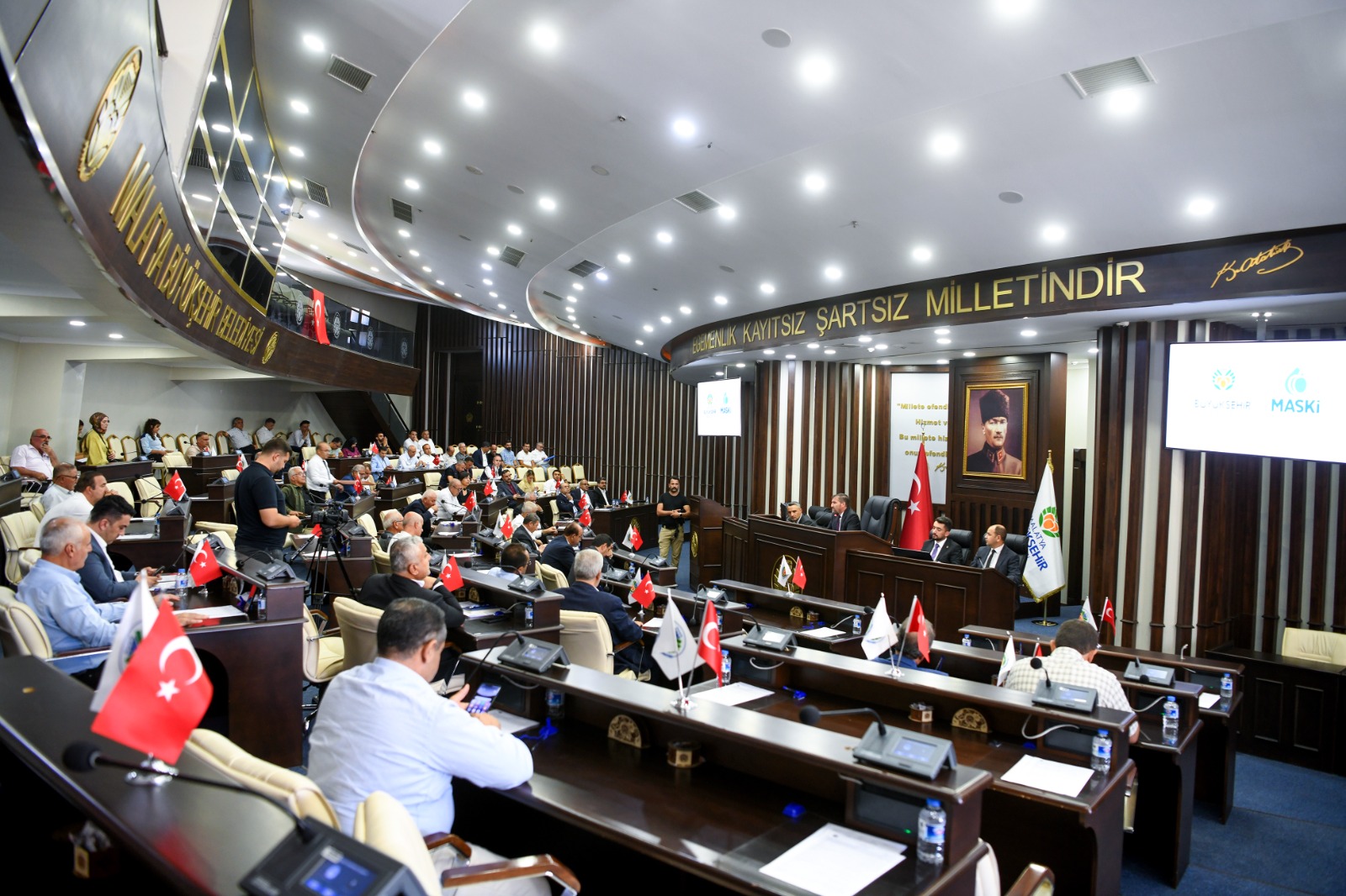 MASKİ GENEL MÜDÜRÜ ÇEÇEN, YATIRIMLARIN SON DURUMUNU MECLİSTE PAYLAŞTI