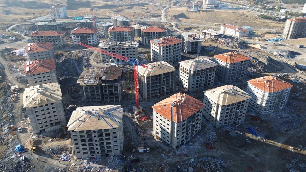 Milletvekili Ölmeztoprak’tan orta hasarlı binalar için kredi açıklaması