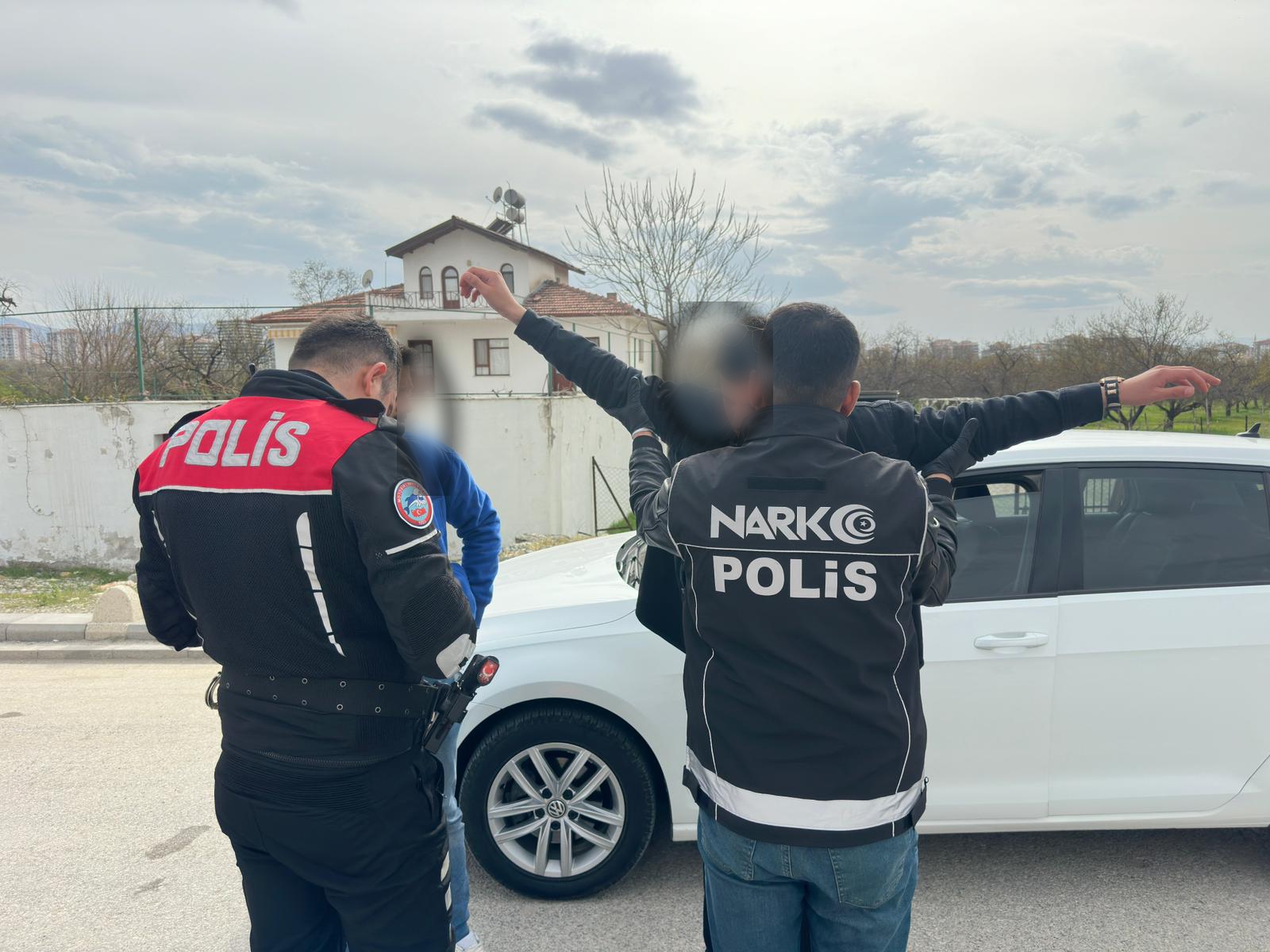 Okul Çevrelerinde Güvenlik Seferberliği: Denetimler Aralıksız Sürüyor.