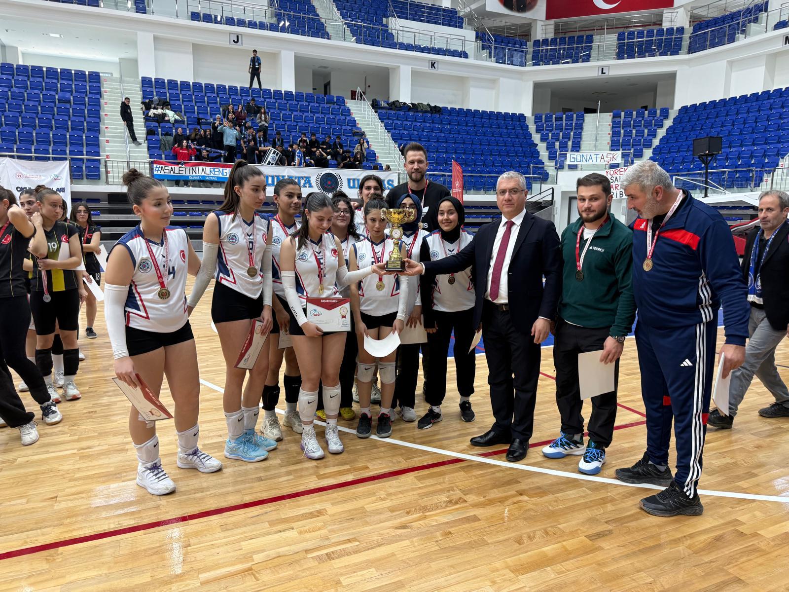 OKUL SPORLARI VOLEYBOL GENÇ KIZLAR İL BİRİNCİLİĞİ SONA ERDİ