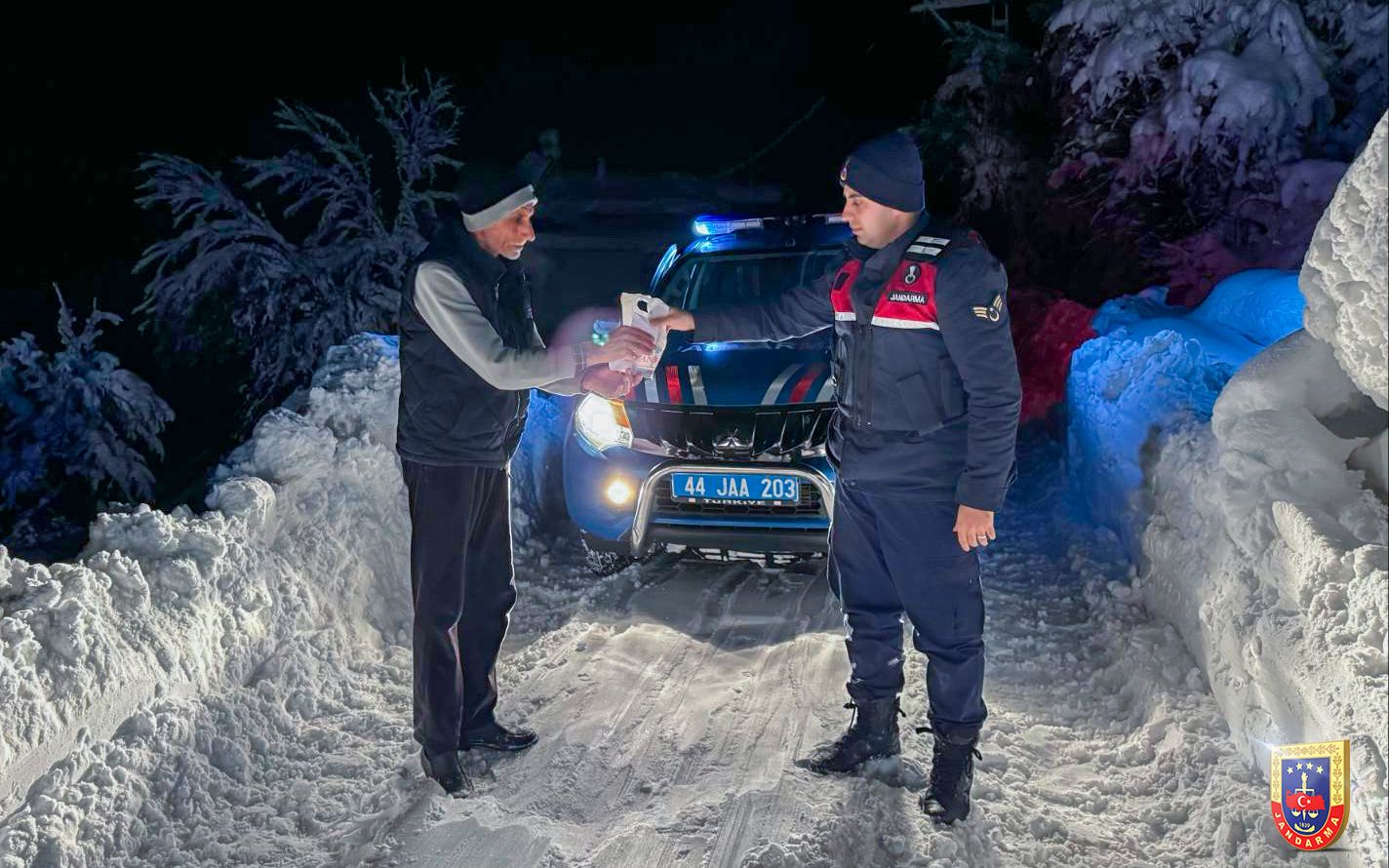 Olumsuz Hava Şartlarında Vatandaşlarımızın Yanındayız