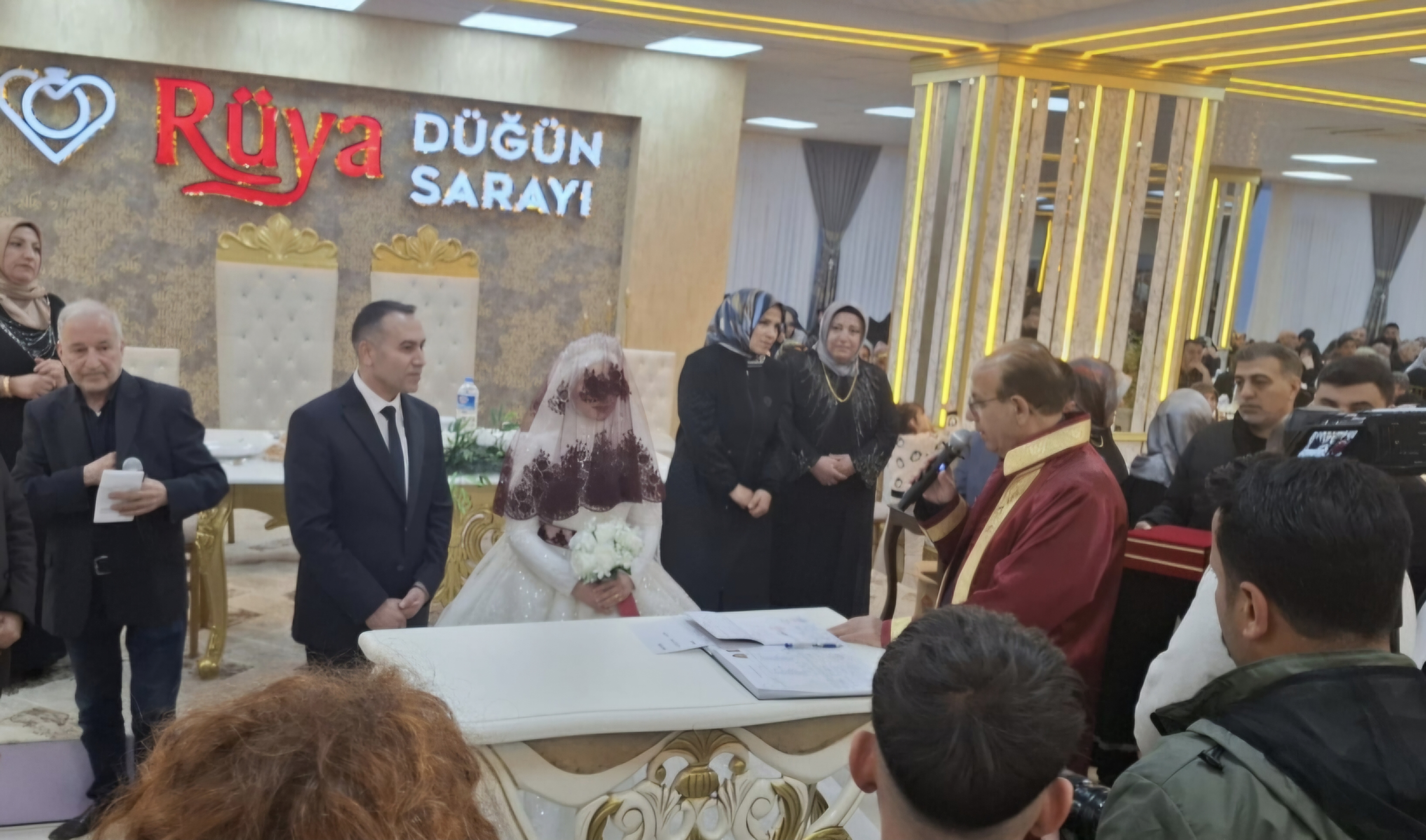 Sağlık Camiasında Mutlu Gün: Şerif Atalan ile Hümeyra Alan Hayatlarını Birleştirdi.