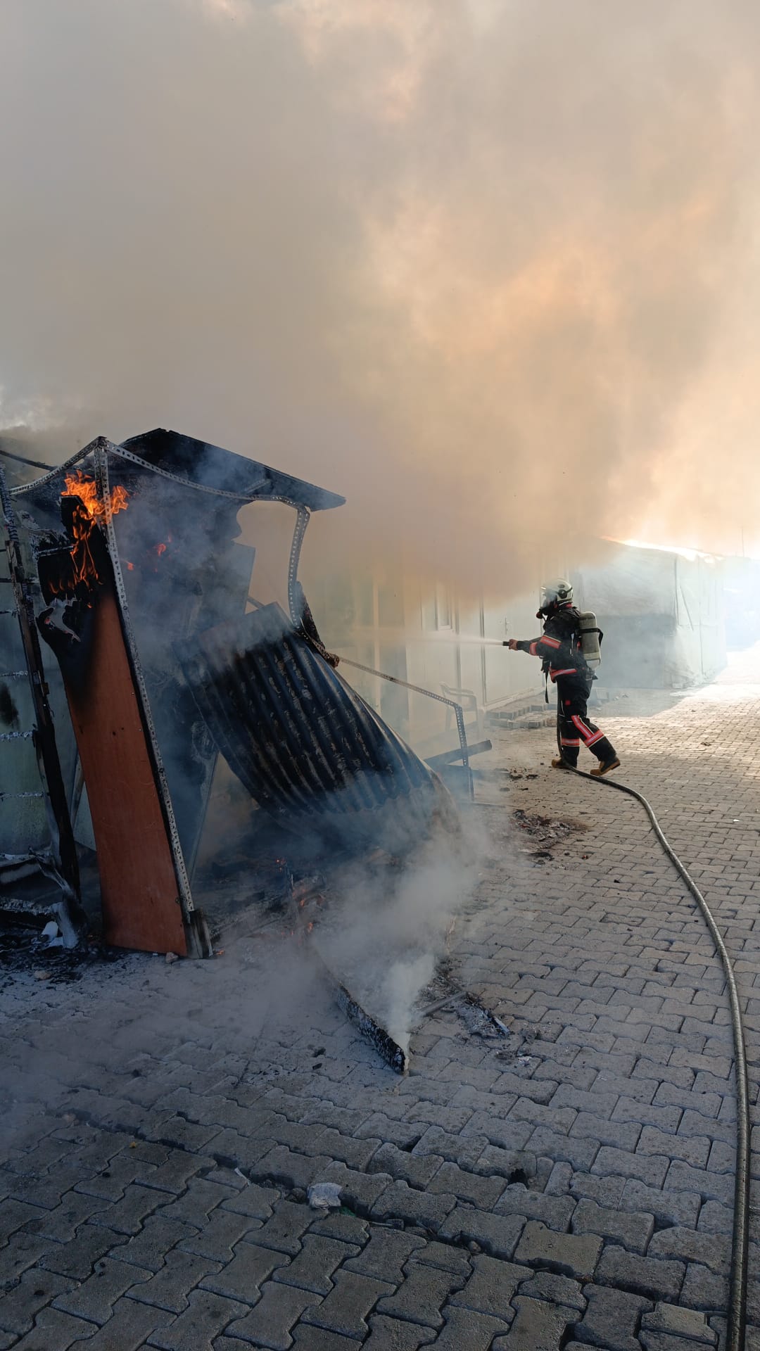 Samanköy Konteyner Kentte Yangın Paniği