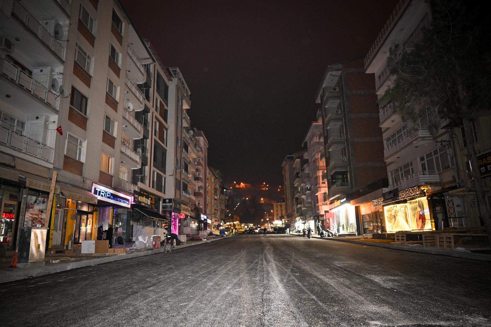 Şehir Trafiğine Nefes: İnönü Caddesi Açıldı, Fuzuli Caddesi Yenileniyor