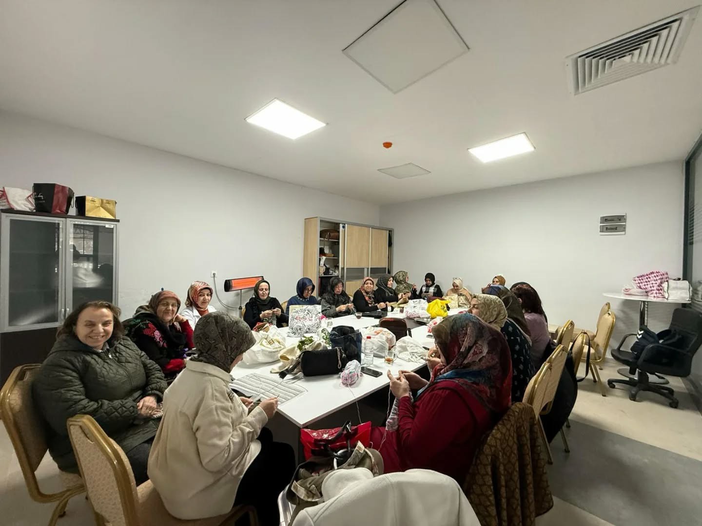 Soğuk Günlerde Sıcak Buluşma: Yeşilyurt’ta El Sanatları Kursları