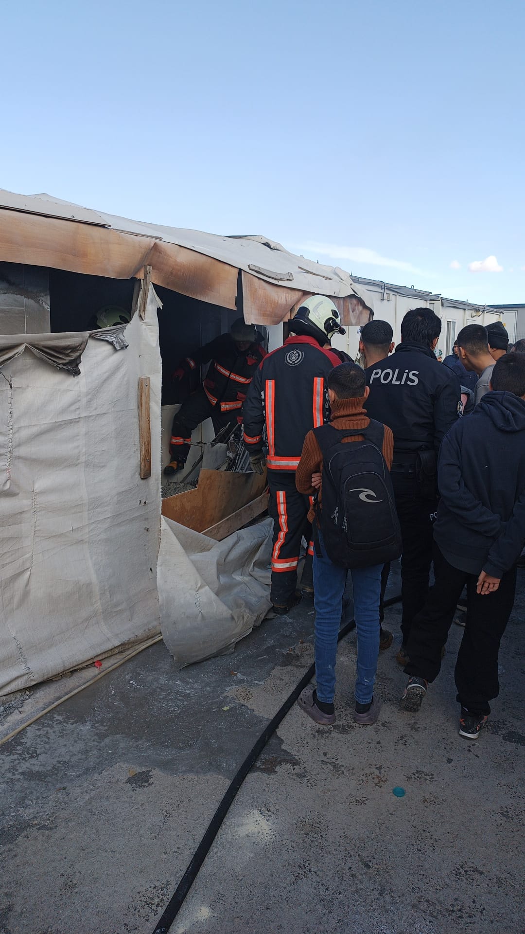 TEKNOKENT KONTEYNER KENTTE YANGIN PANİĞİ