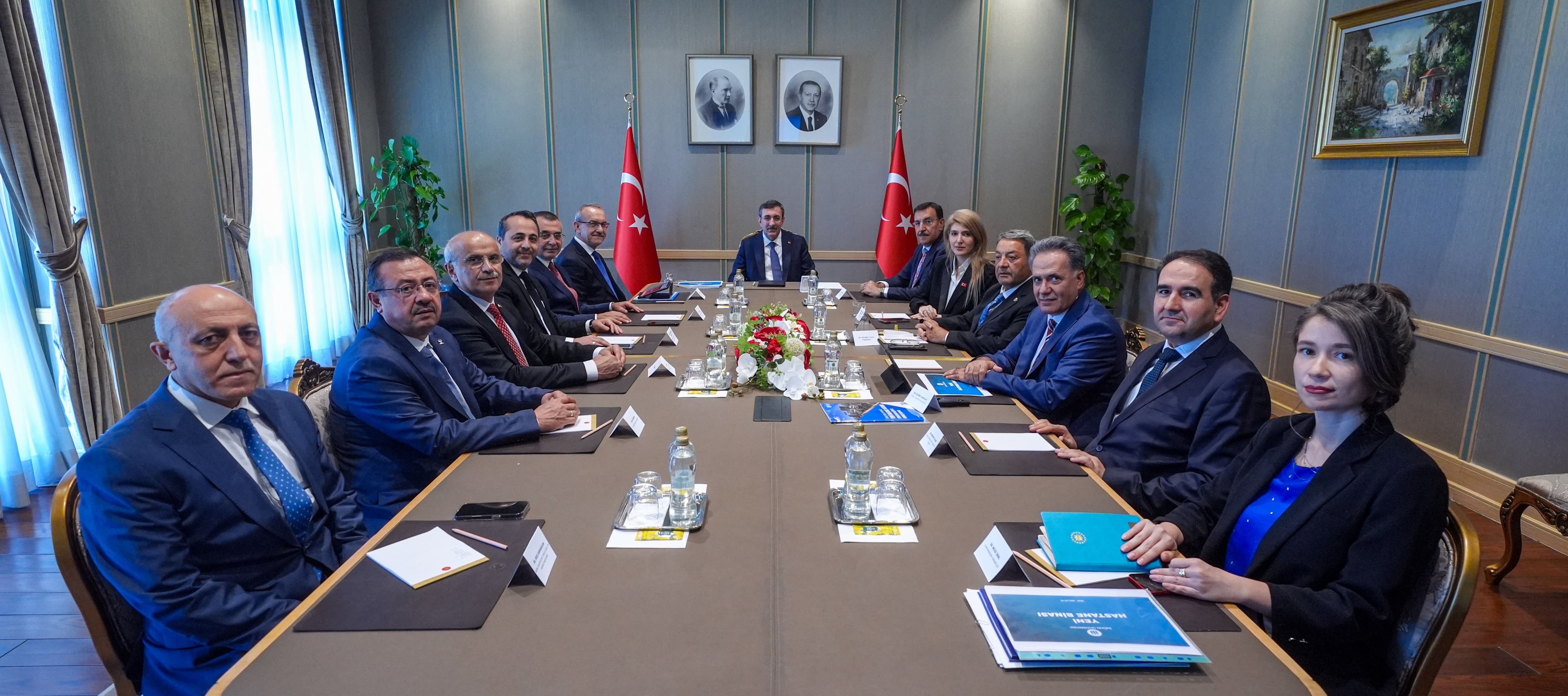 Turgut Özal Tıp Merkezi'nin Talepleri Cumhurbaşkanı Yardımcısı Yılmaz'a Sunuldu.