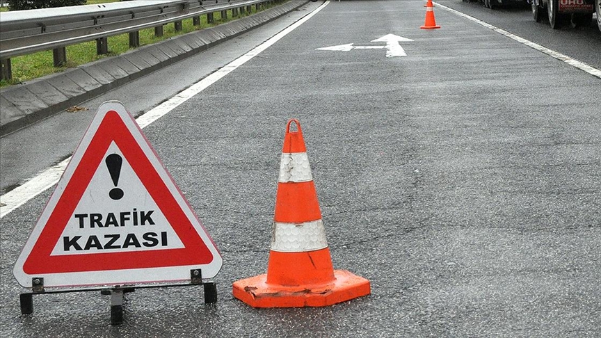 Turgut Temelli Alt Geçitinde Zincirleme Trafik Kazası