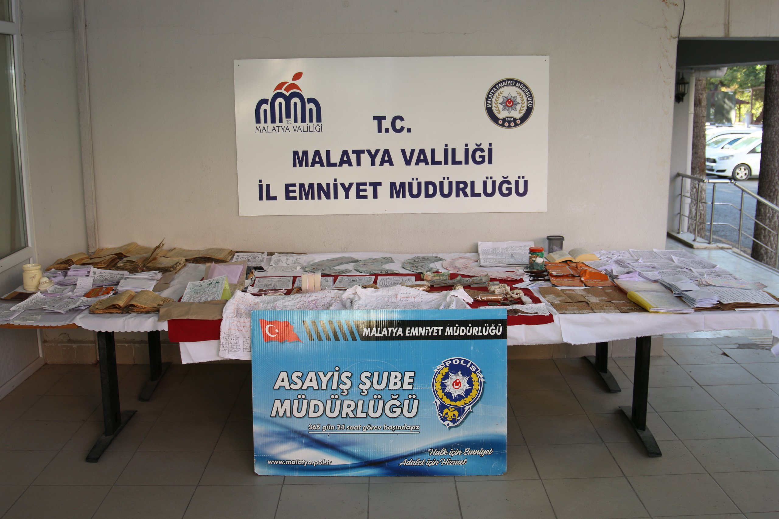 ÜFÜRÜKÇÜLERİN NEFESİNİ KESTİK