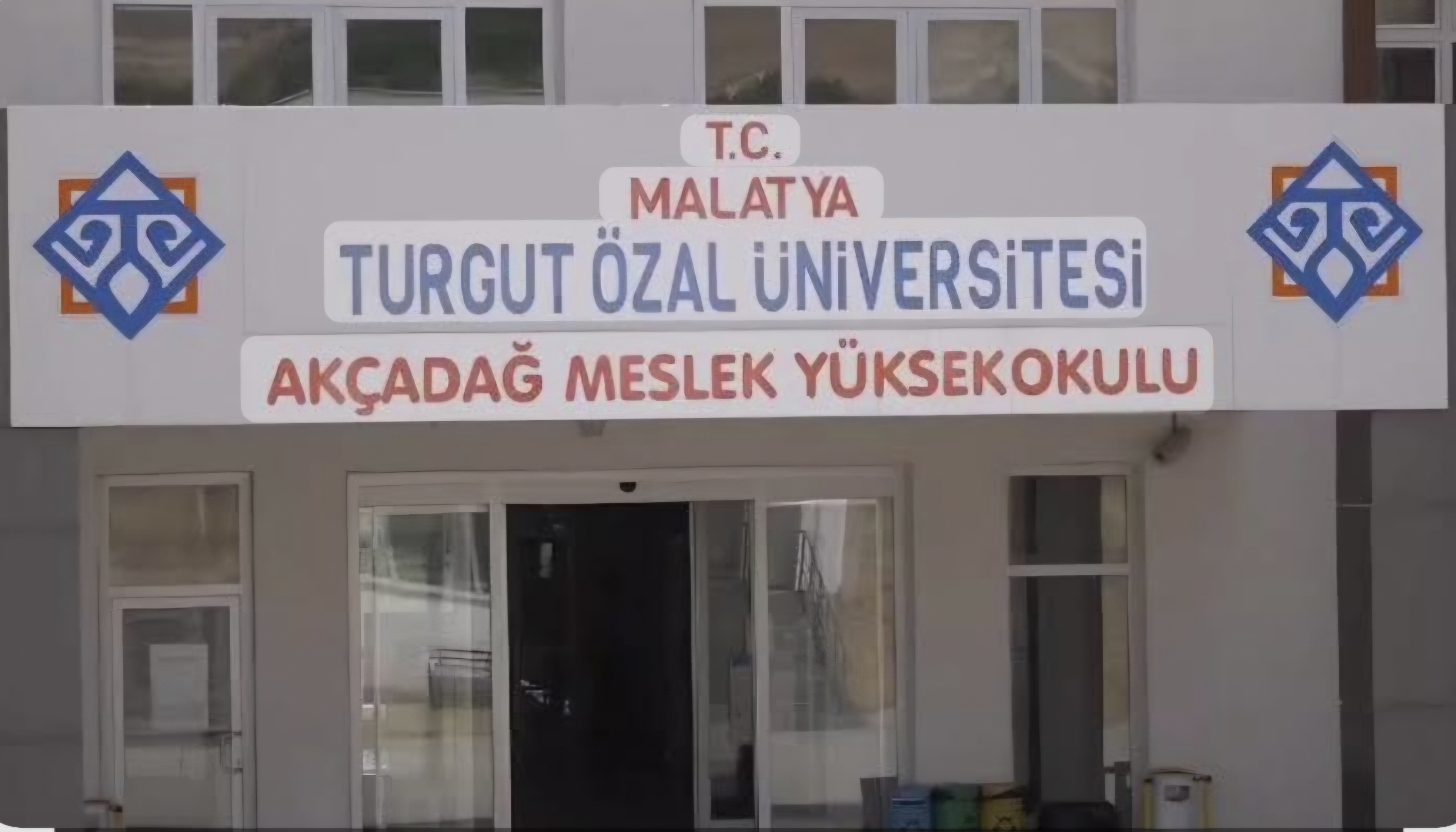 Üniversite Açıldı Ama Öğrenci Barınacak Yer Bulamadı.