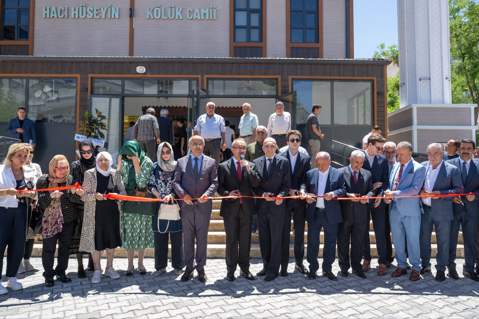 Vali Seddar Yavuz’un Katılımıyla Hacı Hüseyin Kölük Camii İbadete Açıldı.