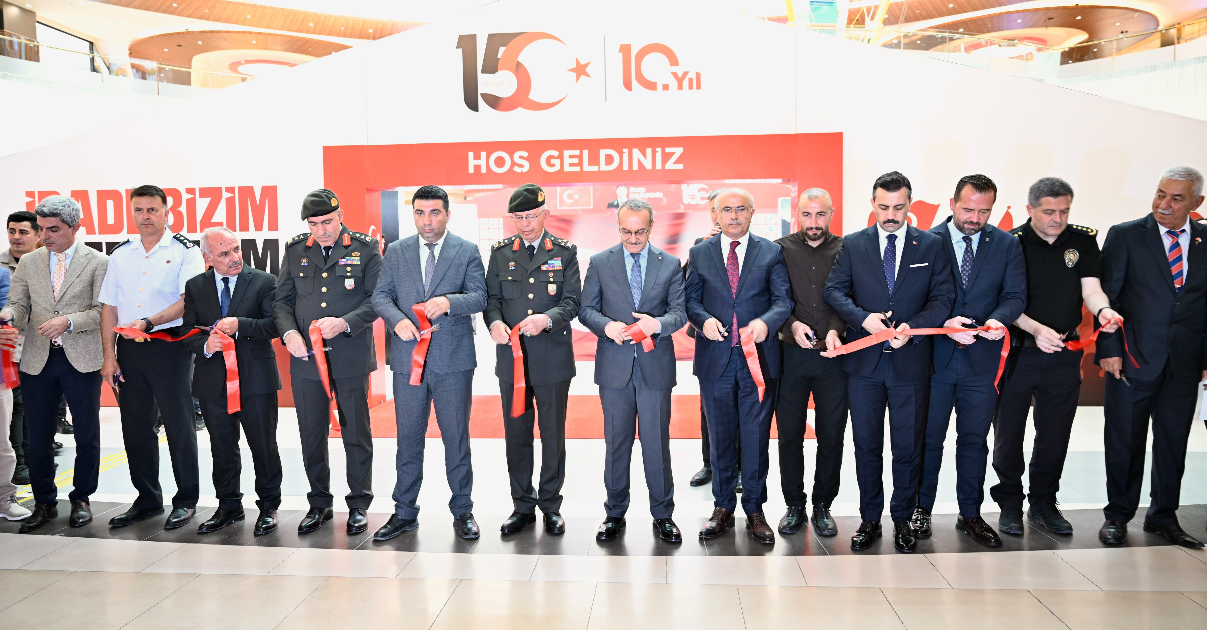 Vali Yavuz, 15 Temmuz Anma Programları Kapsamında Vatandaşlarla Buluştu.