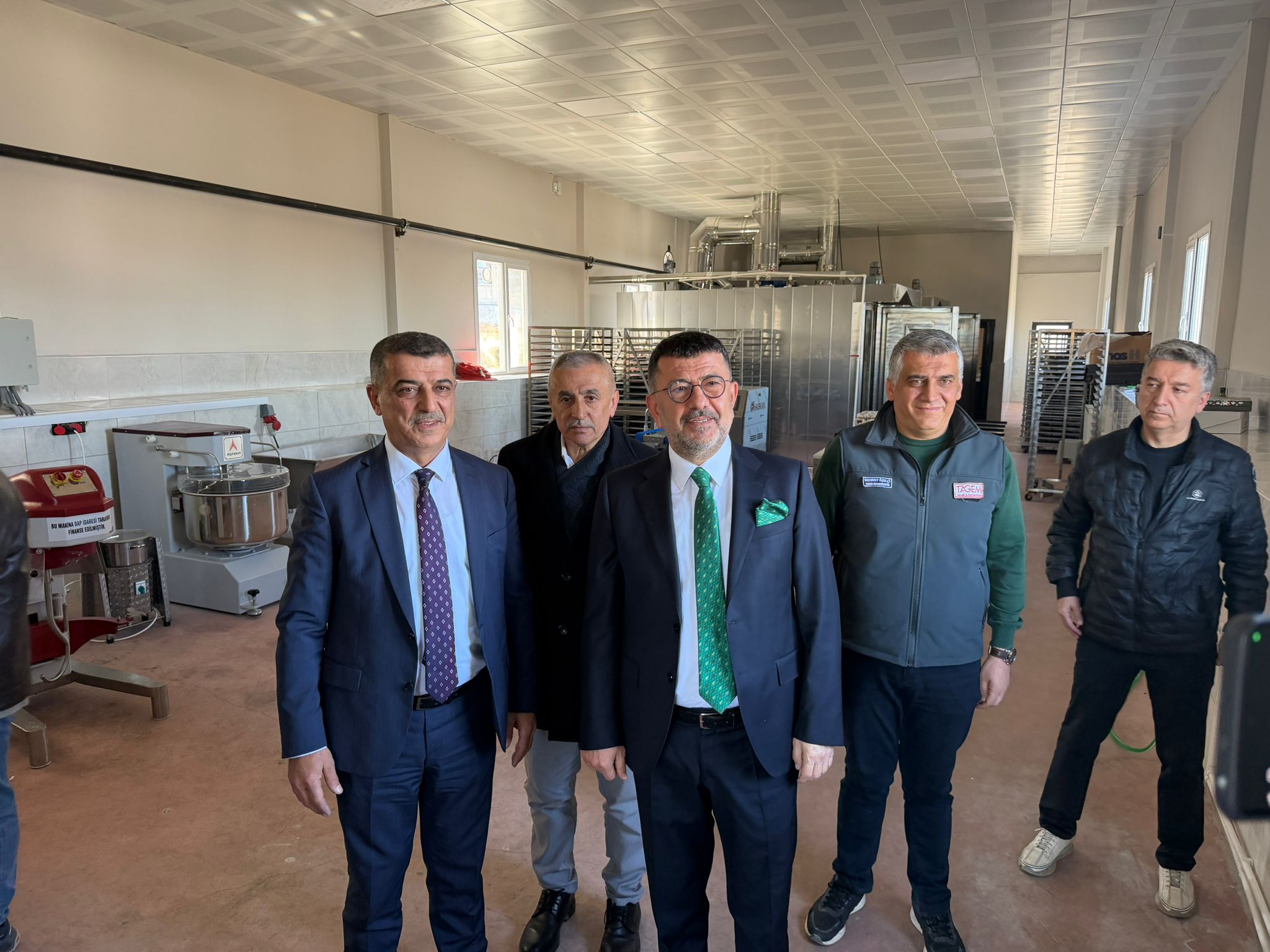 Veli Ağbaba’dan Kayısı Sektörüne İnceleme Ziyareti