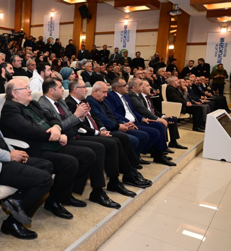 Yatırım ve Hizmetlerle ilgili Basın Toplantısı Düzenleyen Başkan Er;