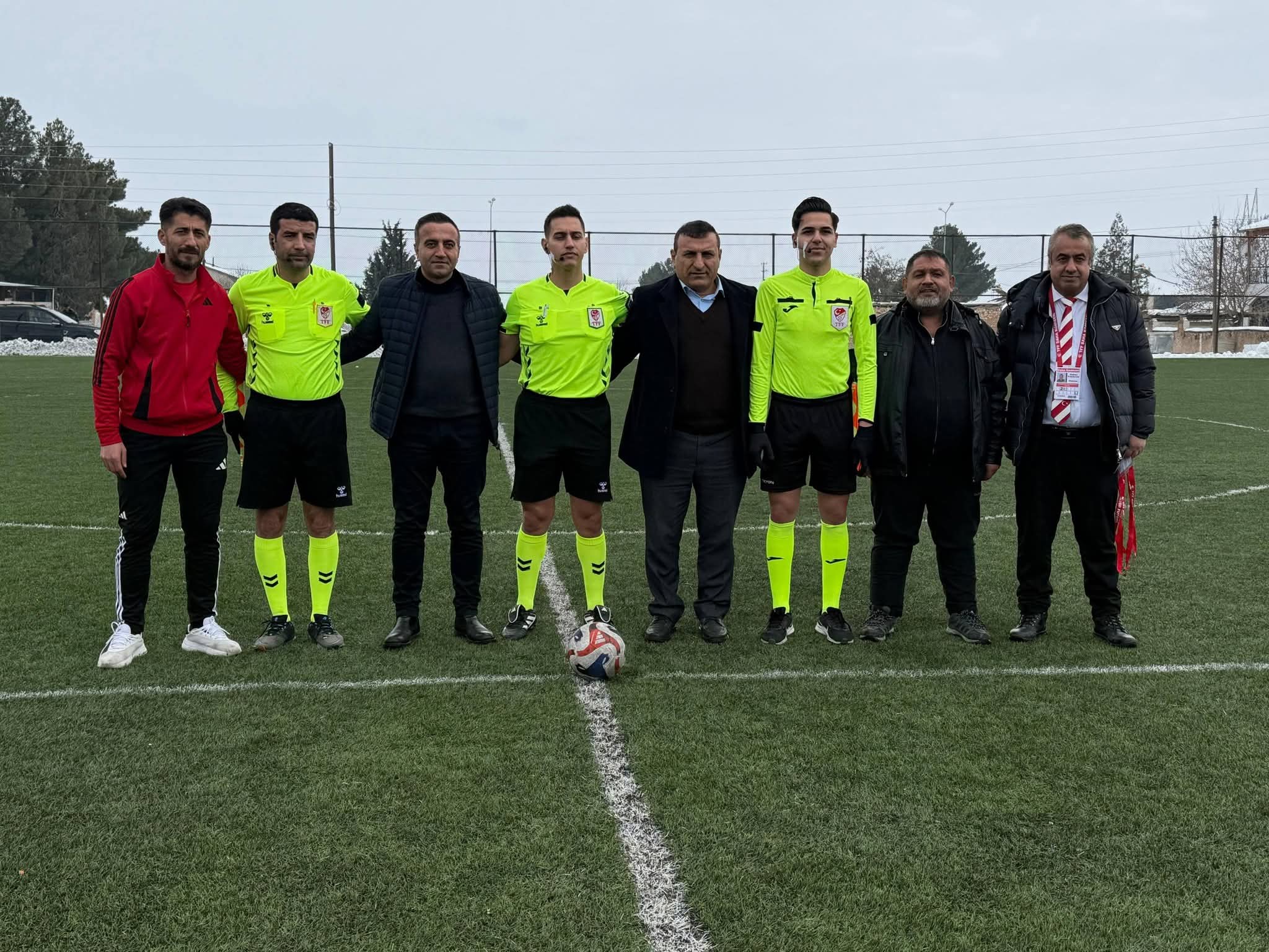 YAZIHAN BELEDİYESPOR VE AKÇADAĞSPOR’DAN DOSTLUK VE FAIR-PLAY ÖRNEĞİ