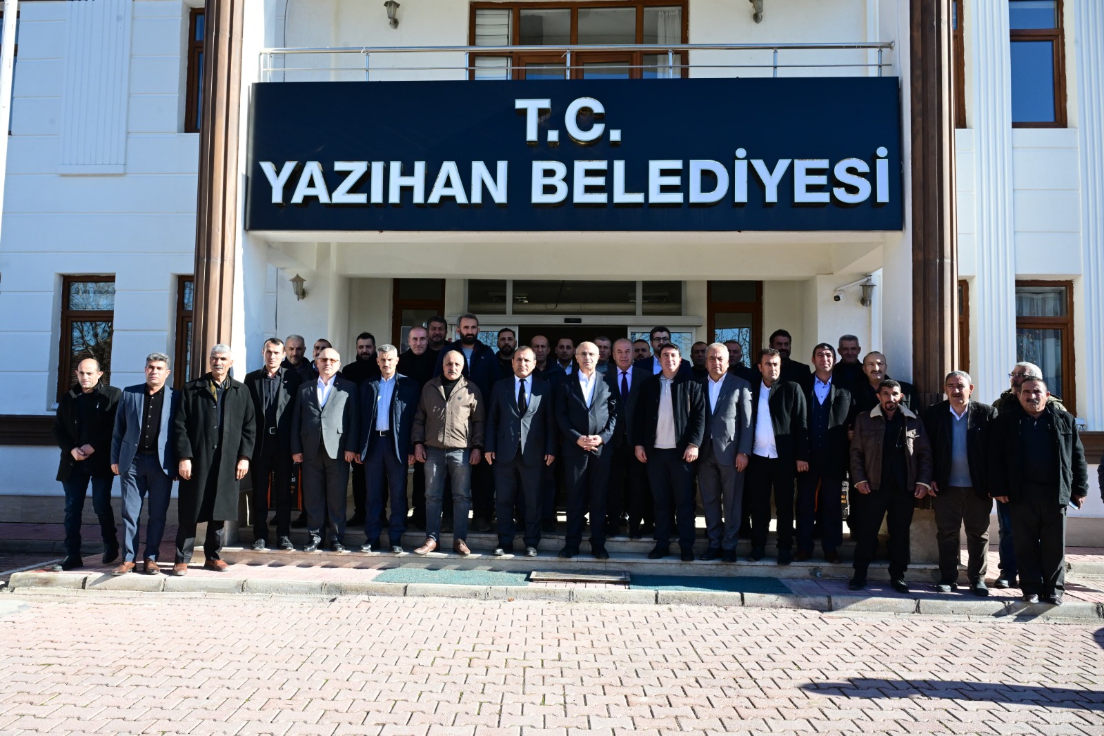 Yazıhan İlçesine Ziyarette Bulunan Büyükşehir Belediye Başkanı Sami Er,