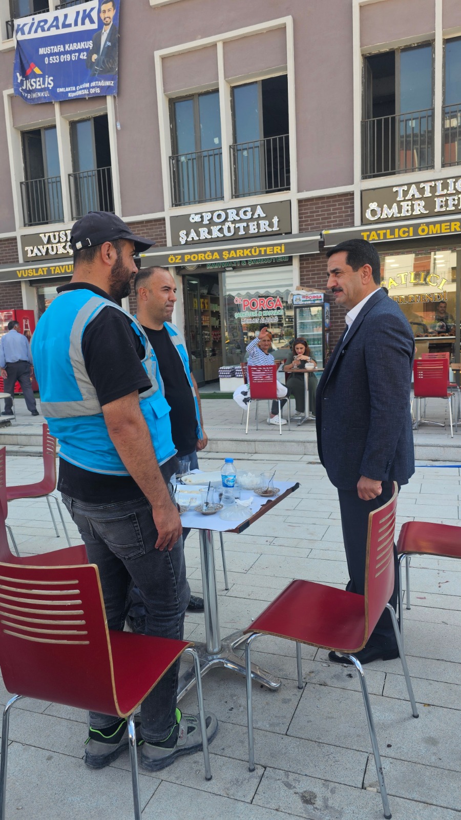 Yeni Çarşı’da Esnaf Buluşması: Başkan Taşkın Sahada.