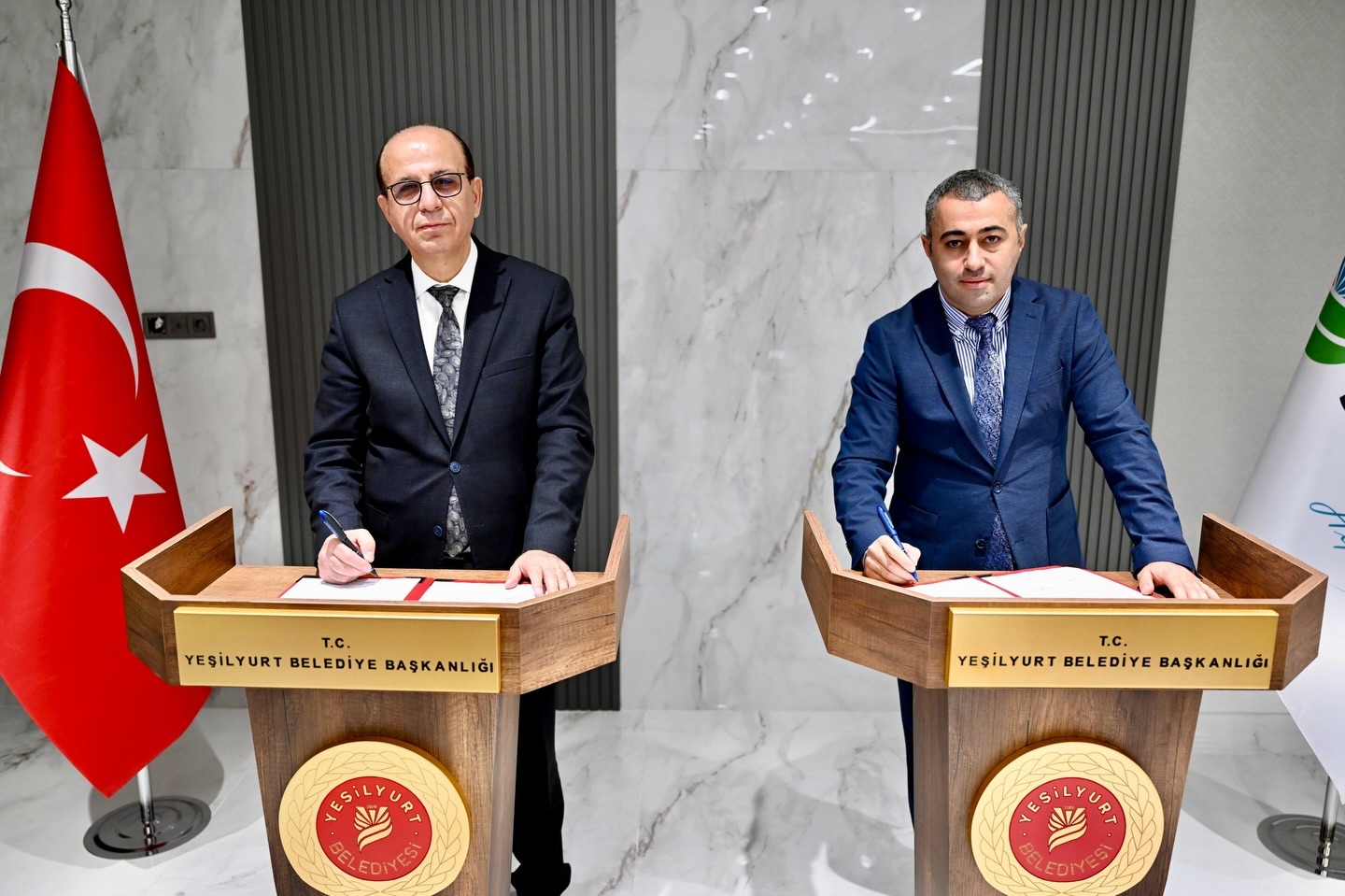 YEŞİLYURT BELEDİYESİ’NDE SOSYAL DENGE SÖZLEŞMESİ %120 ARTIŞLA YENİLENDİ