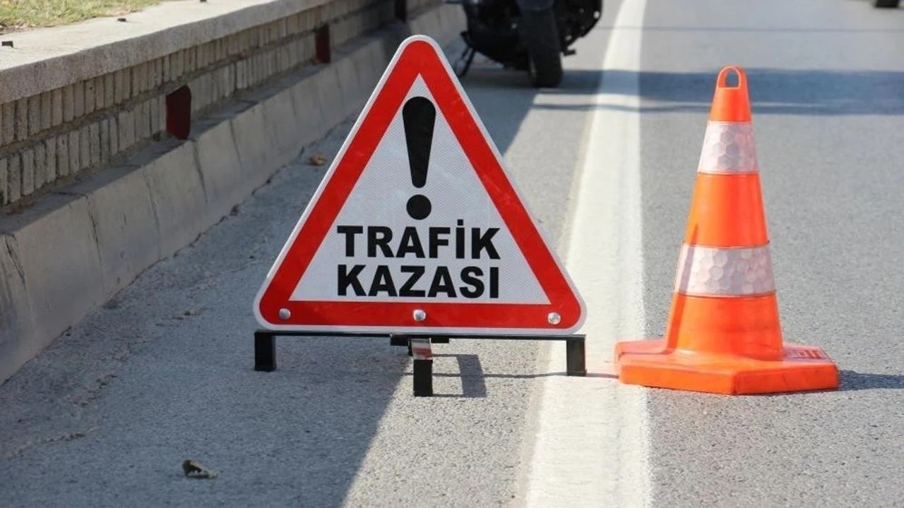 Yeşilyurt İlçemiz Turgut Özal Bulvarın'da Trafik Kazası