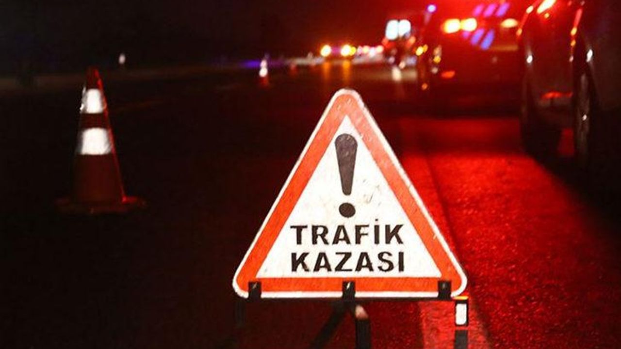Yeşilyurt İlçesi İnönü Caddesin'de Trafik Kazası