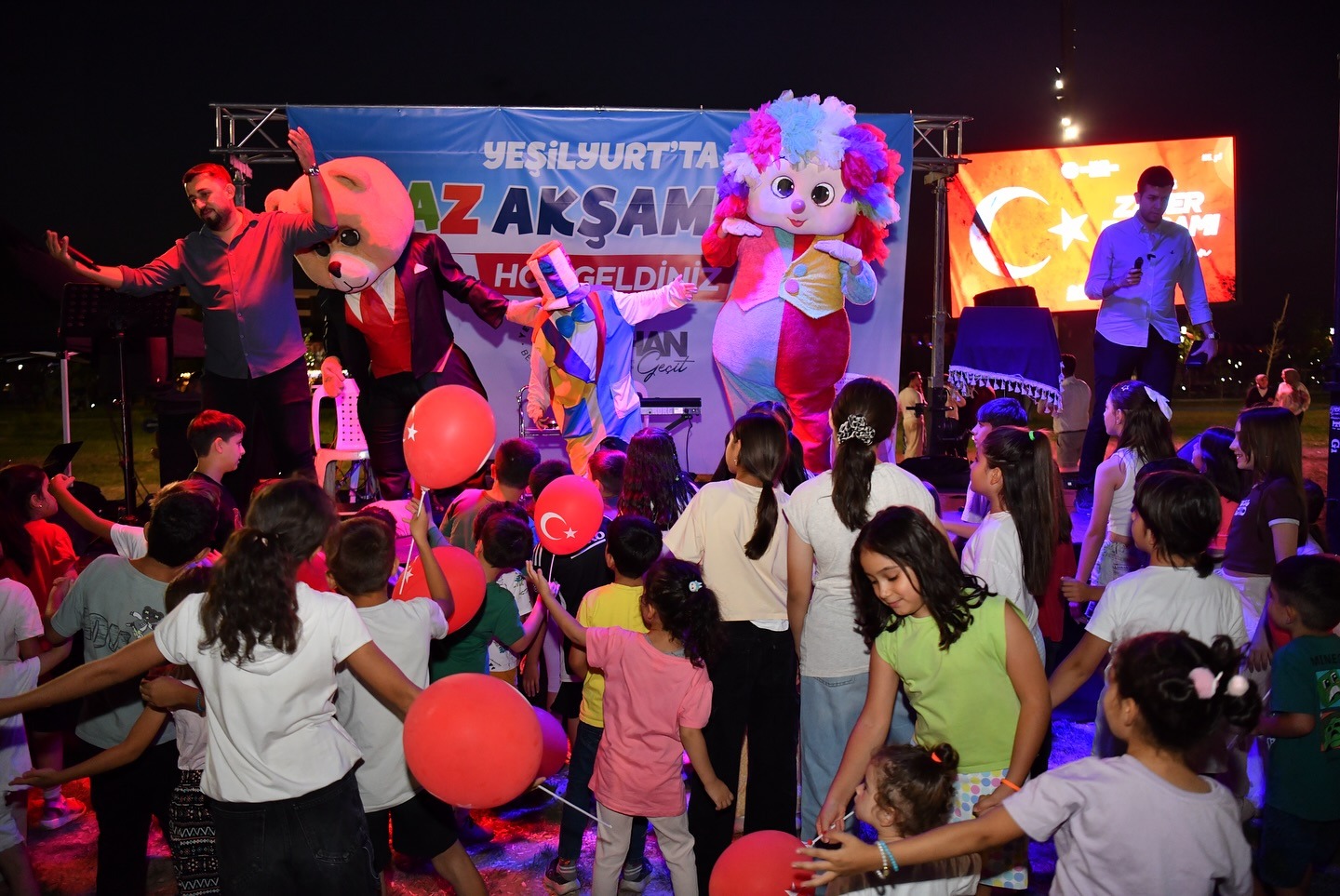 YEŞİLYURT’TA 30 AĞUSTOS ZAFER BAYRAMI COŞKUYLA KUTLANDI