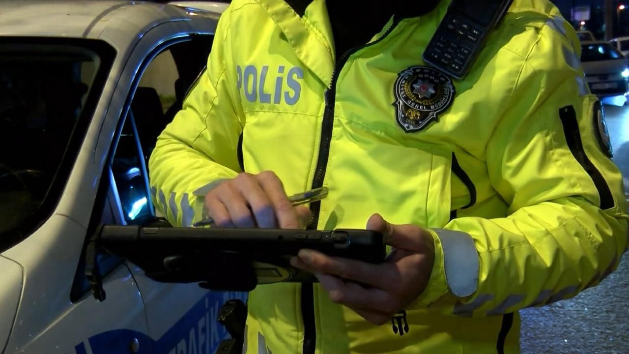 Yeşilyurt’ta Çakarlı Araç Operasyonu: Gizli Megafon ve Sesli İkaz Sistemi Ele Geçirildi