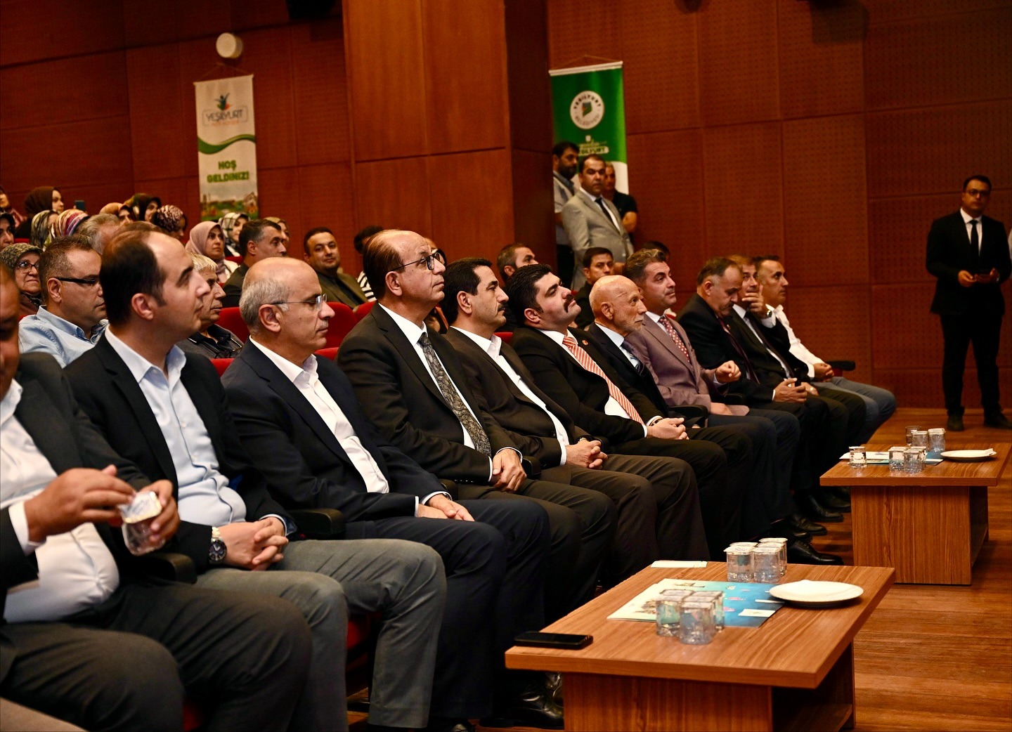 YEŞİLYURT’TAKİ ANLAMLI SÖYLEŞİ DUYGUSAL ANLARA SAHNE OLDU