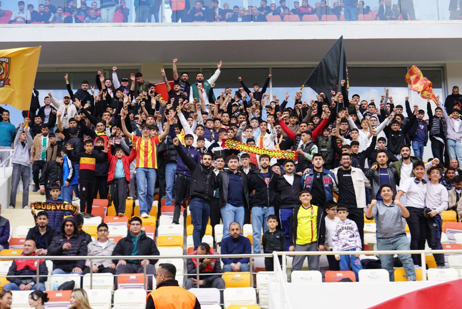 YEŞİLYURTSPOR’DAN GOL ŞOV: 6-2.