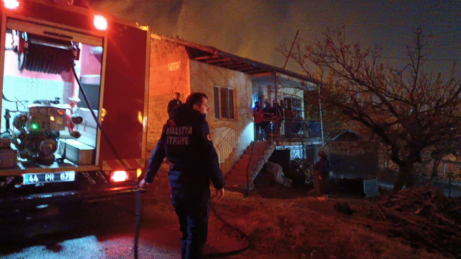 Yıldıztepe Mahallesi’nde İki Katlı Evde Yangın Paniği