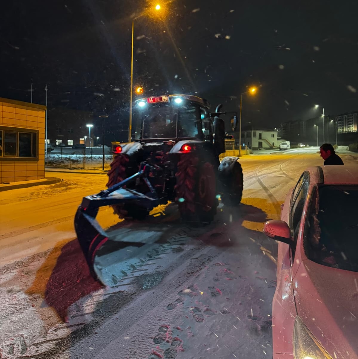 Yoğun Kar Yağışına Anında Önlem: Başkan Bayram Ekipleri Göreve Çağırdı