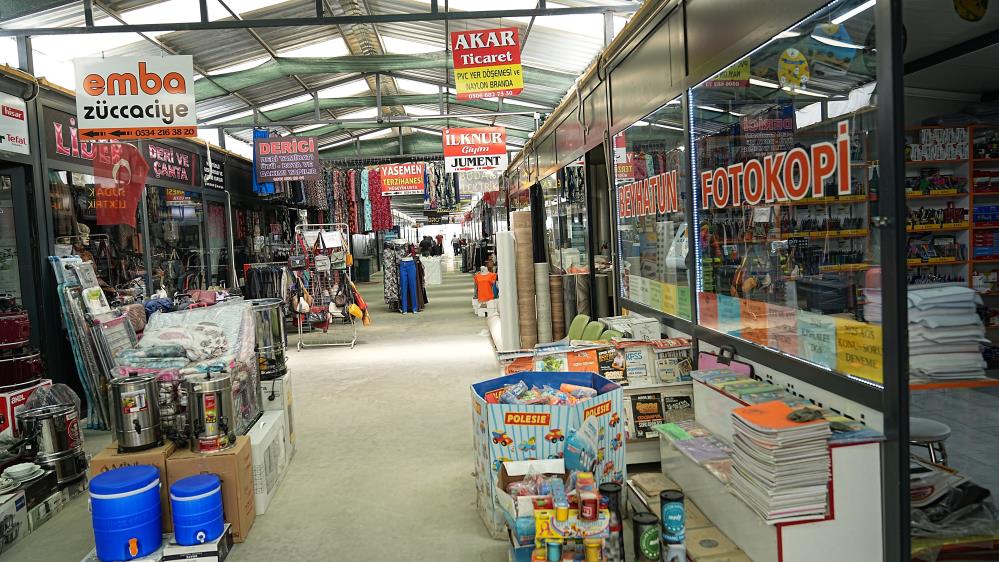 Zorlaşan Hayatlar: Etiket Büyüyor, Sofra Küçülüyor