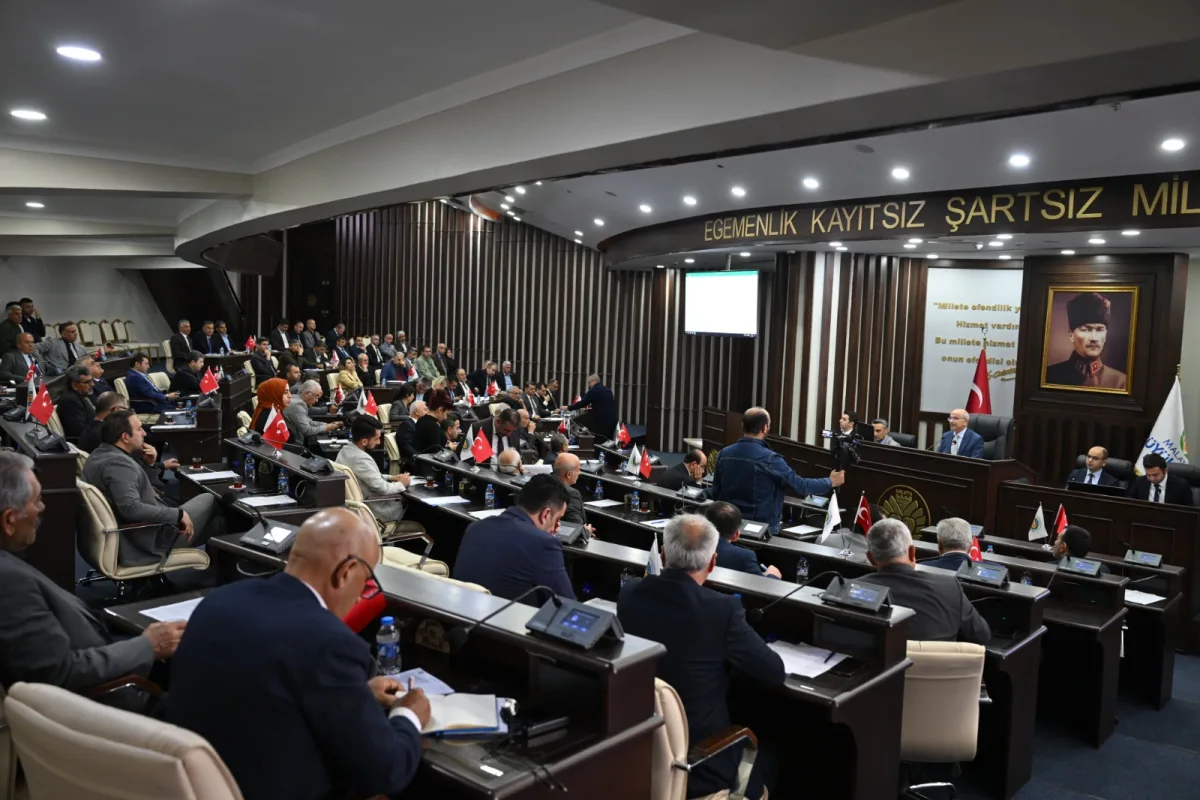 BAŞKAN ER BÜYÜKŞEHİR MECLİSİ’NDE GENEL DURUM HAKKINDA BİLGİLENDİRMELERDE BULUNDU
