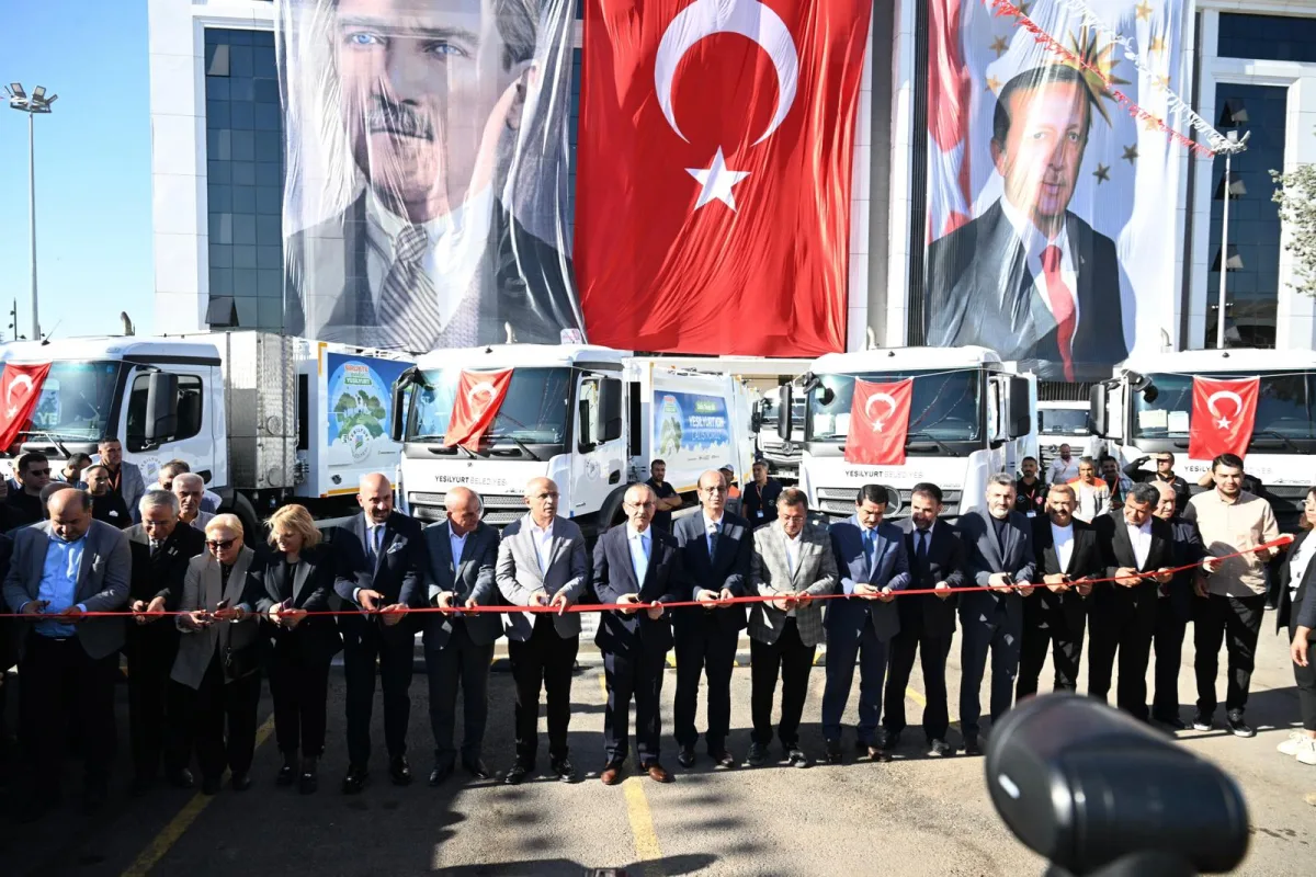 Vali Yavuz Yeşilyurt Belediyesi Araç Tanıtım Töreni’ne Katıldı