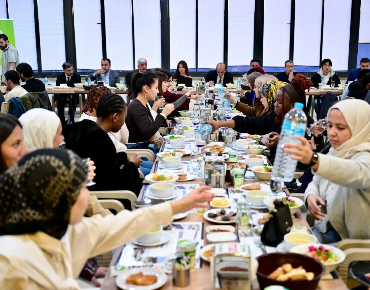 36 Farklı Ülkeden Öğrenciler Başkan Geçit’in İftar Sofrasında Bir Araya Geldi