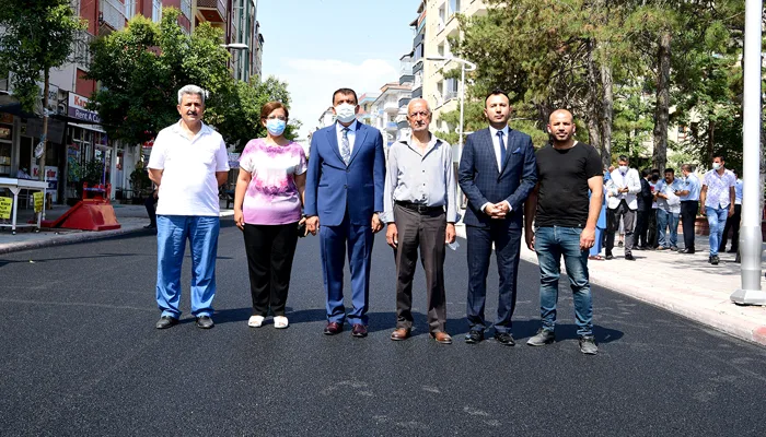 Büyükşehir Belediyesi Tarafından Cengiz Topel Ve Fahri Kayahan Caddeleri Arasındaki Yollar Asfaltlanıyor