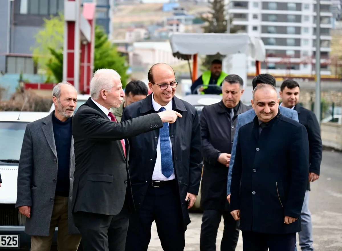 Yarım Asırlık Sevgi Taçlandı: Yeşilyurt Belediyesi Programında Unutulmaz Anlar.
