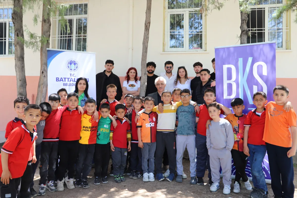 Bayram Sevinci Battalgazi’de Çocukların Yüzünü Güldürdü.