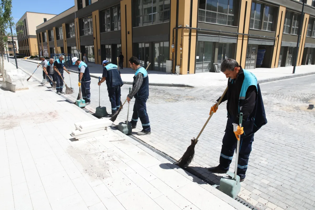 Akpınar Çarşısı’nda Temizlik ve Düzenleme Çalışmaları Sürüyor.