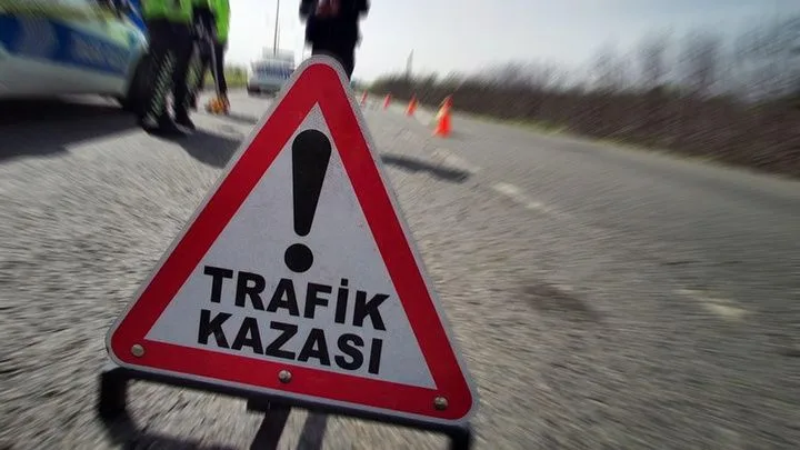 Malatya’da Altgeçitte Can Pazarı: İki Otomobil Çarpıştı, Araç Ters Döndü, 3 Yaralı.