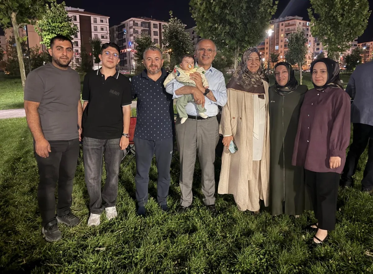 Yüzüncü Yıl Kent Parkı'nda Gönül Buluşması: Başkan Er Vatandaşları Dinledi.
