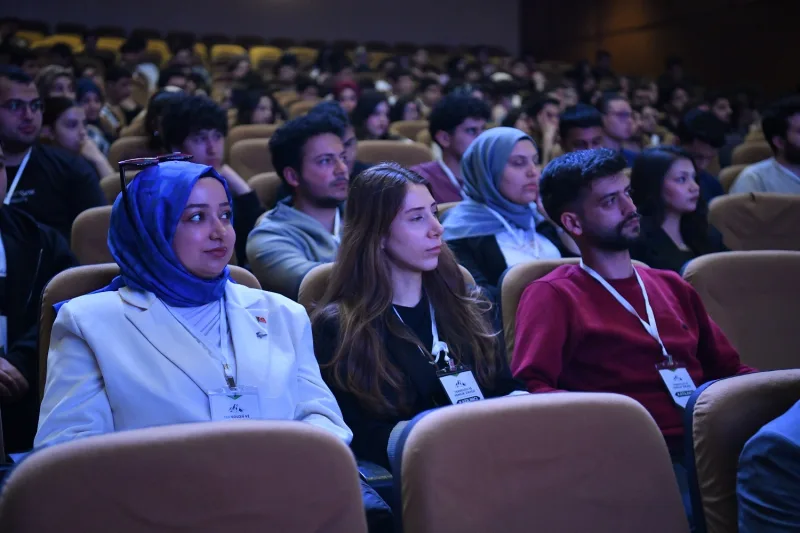 Yeşilyurt’ta Teknoloji Rüzgârı: Gençler Zirvede Buluştu.